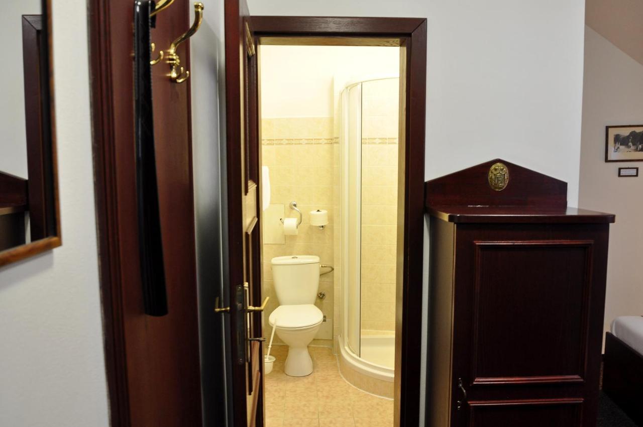 Hotel St Florian Локет Екстериор снимка